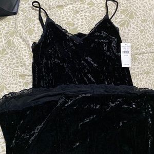 AMERICAN EAGLE NWT CRUSHED VELVET MINI DRESS